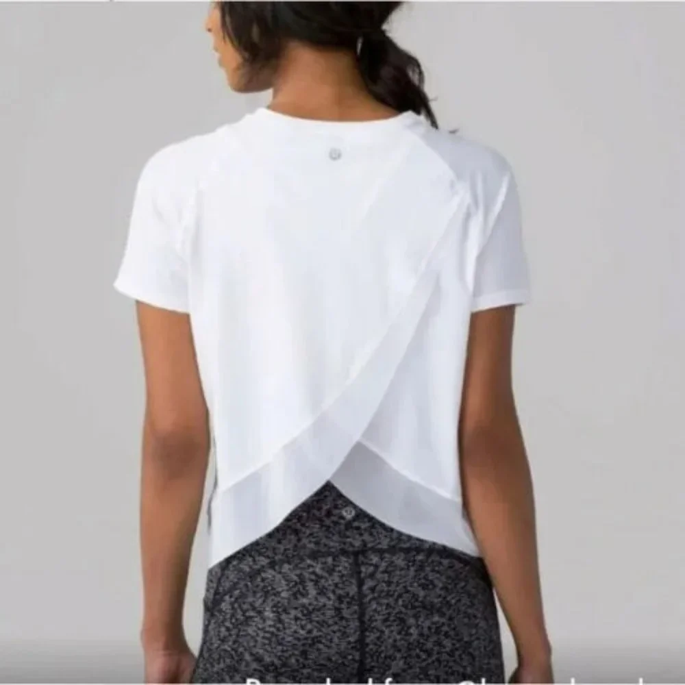 Lululemon Quick Pace Short Sleeve Top Mesh Size 8 White Gray - Picture 2 of 7